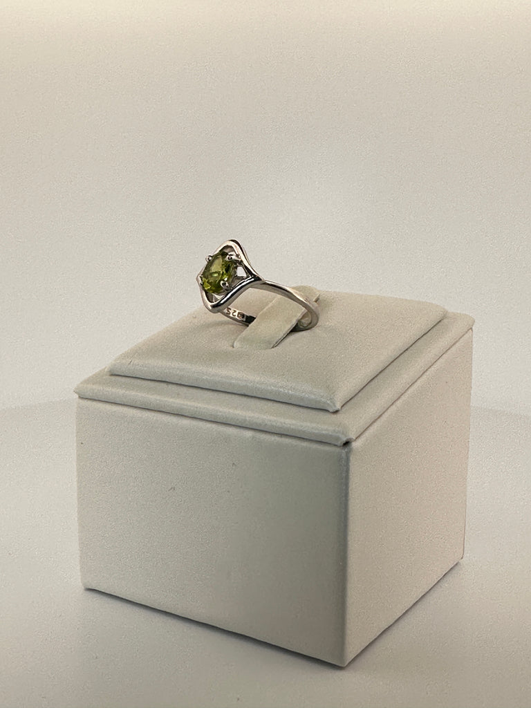 Peridot Oval Eye