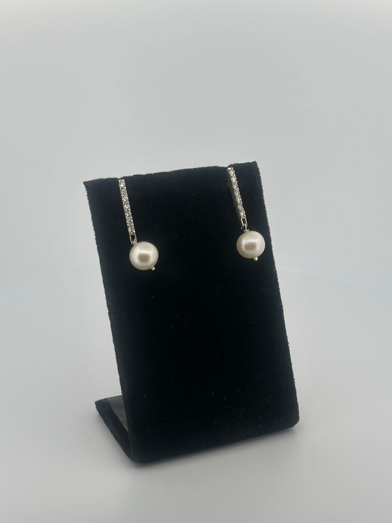 Pearls with Zircon Bar