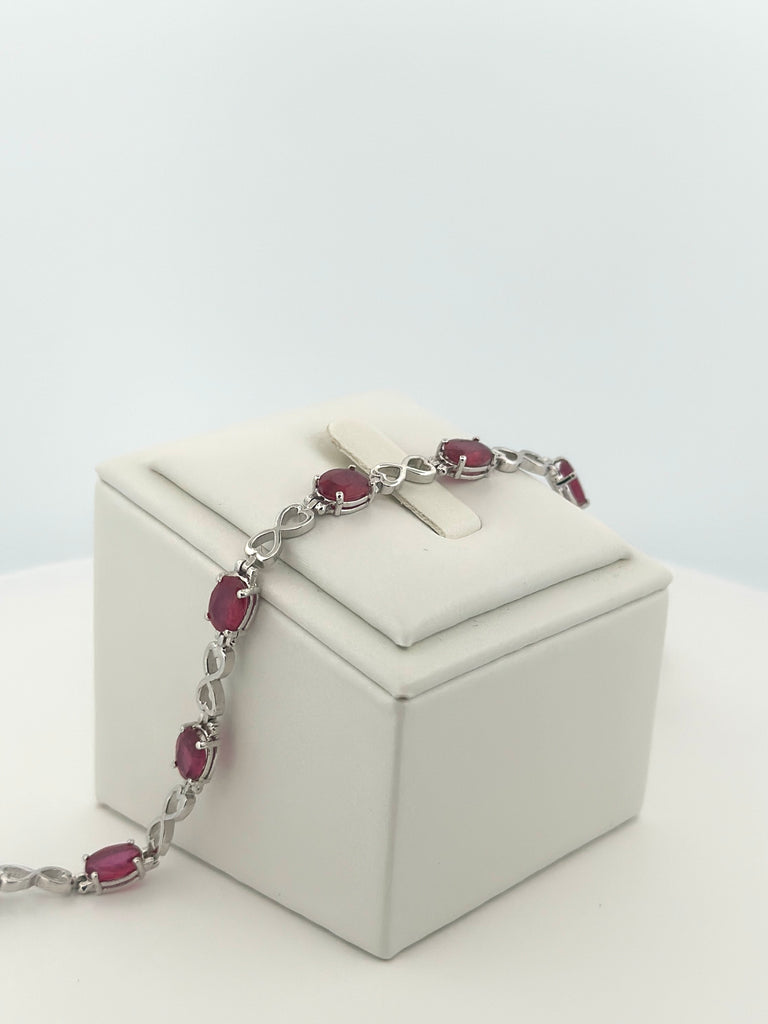 Endless Ruby Embrace