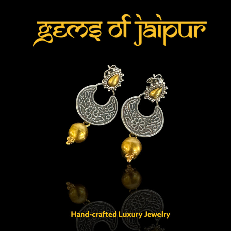 Ganga Yamuna Cresecent Gold Ball